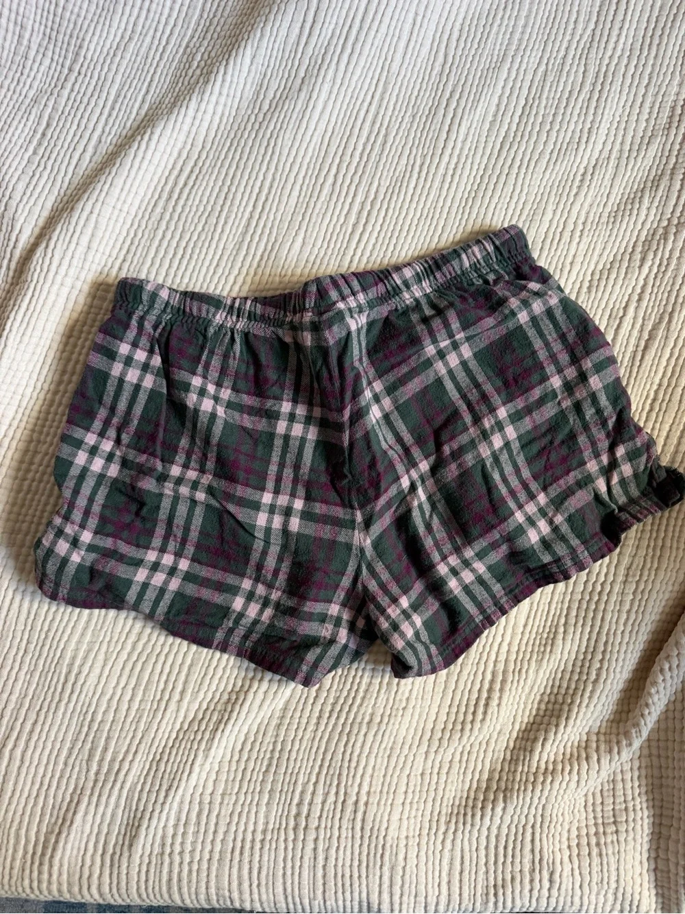 Pact Organic Cotton Plaid Drawstring Lounge Shorts. Size Medium.